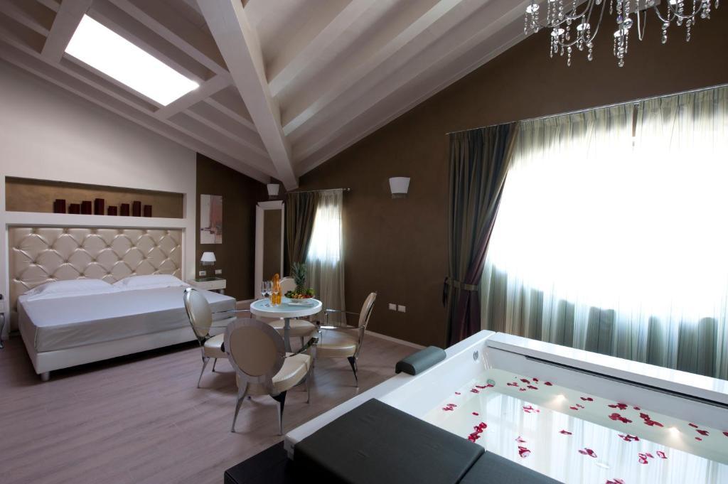 Hotel Morgana Rodengo-Saiano Стая снимка